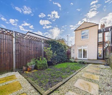 3 bedroom end of terrace house to rent - Photo 2