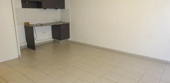 Location Appartement 1 pièce 33m² ARLES 13200 - Photo 2