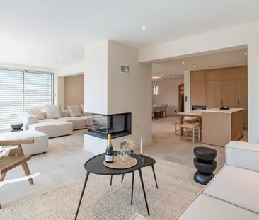 Maison à louer Valbonne - Village, Cote d'Azur, France10 000 EUR / ... - Photo 2
