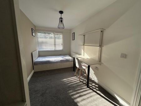 6 bedroom house to rent - Photo 3