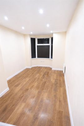 Tonbridge Road, Maidstone ME16, London - Photo 1