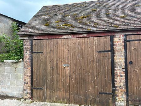 4 bedroom semi-detached house to rent - Photo 5