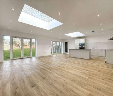 Eastwood Avenue, Ferndown, Dorset, BH22 - Photo 2