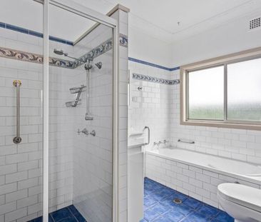 Spacious 3-Bedroom Family Home in Prime Riverstone Location - Photo 6