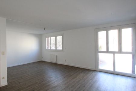 Location Appartement 2 pièces 61m² LA CHARITE SUR LOIRE 58400 - Photo 2
