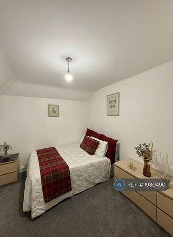 1 bedroom in a house share to rent - Photo 5