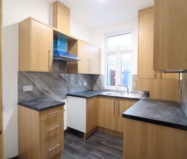 4 Bedroom Mid Terraced House To Rent - Photo 6
