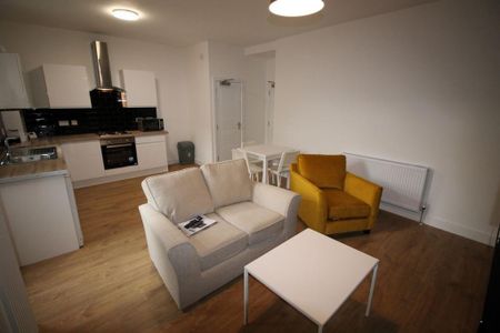 2 bedroom flat to rent - Photo 3