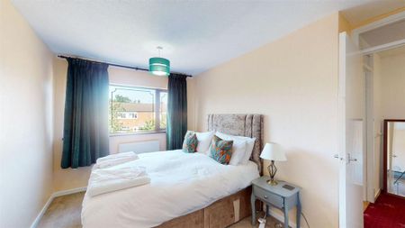 3 bedroom terraced house to rent - Photo 3