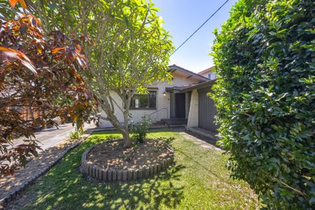 LAKESIDE SUBURB OF CAREY BAY - Photo 4