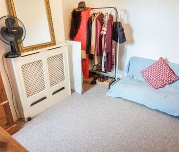 3 Bed Terraced House, Malmesbury Road, SO15 - Photo 4