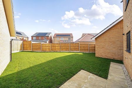 3 bedroom detached house to rent - Photo 4