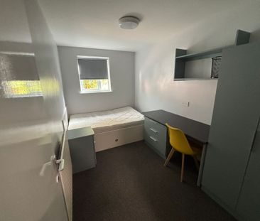 17 Albert Square, NG7 2FH, NOTTINGHAM - Photo 3