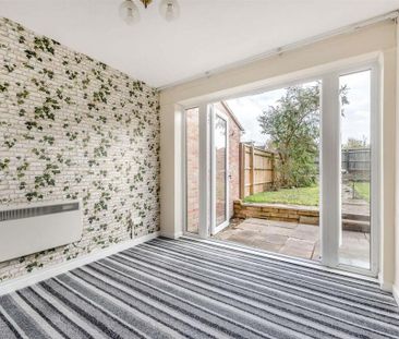 3 bedroom semi-detached house to rent - Photo 3