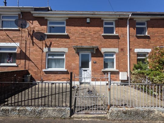 49 Seaview Drive, Belfast, BT15 3NB - Photo 1