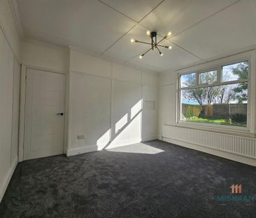 3 bedroom semi-detached house to rent - Photo 2