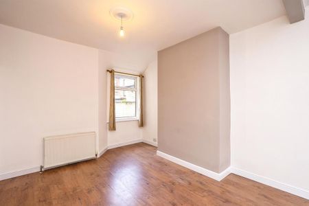 2 bedroom terraced house to rent - Photo 2