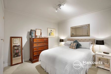 Heritage Boutique Block - Unfurnished Beauty! - Photo 3