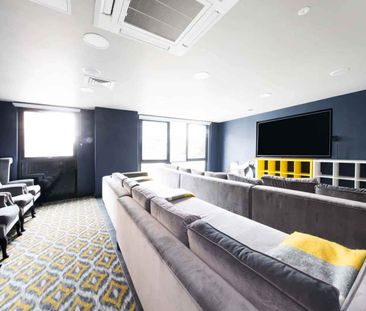 Extra Large Standard Double Ensuite - Photo 6