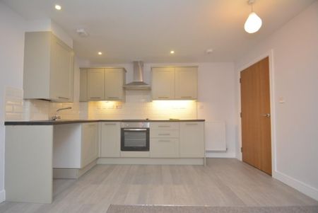 2 bedroom flat to rent - Photo 3