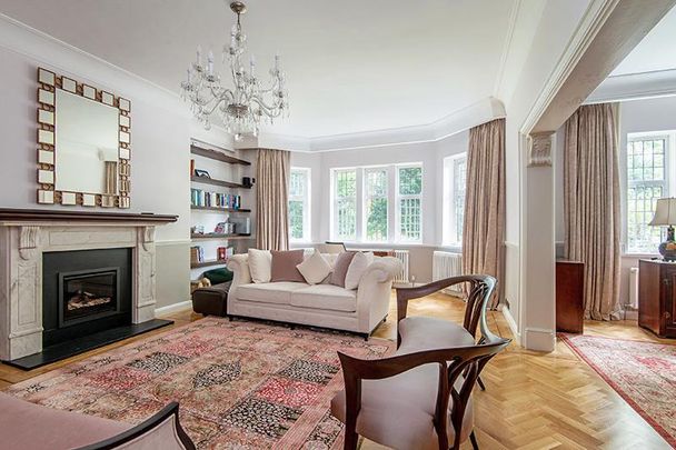 4 bedroom flat to rent - Photo 1