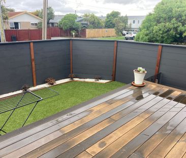 The Romance Of The Beach! - Photo 2