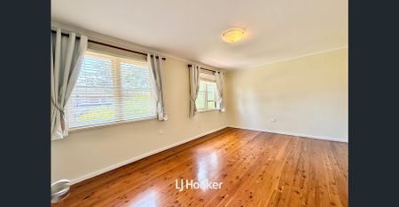 Spacious Home with Modern Internal Fittings - Photo 5