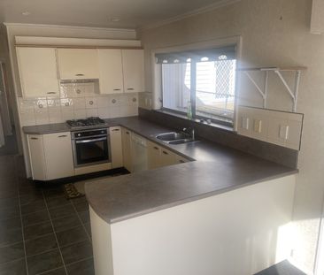 102 Strathmore Avenue, Strathmore Park - Photo 5