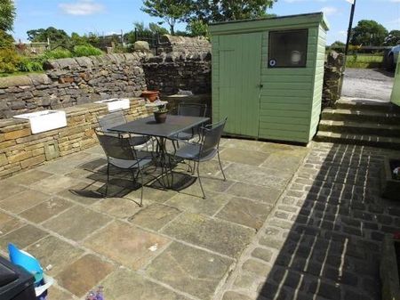 2 bedroom barn conversion to rent - Photo 2