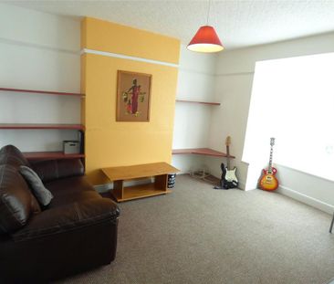 4 bedroom semi-detached house to rent - Photo 1