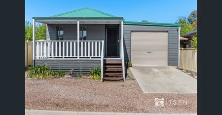 FULLY FURNISHED 3 Bedrooms - 10 MINS TO BENDIGO HOSPITAL - Photo 5