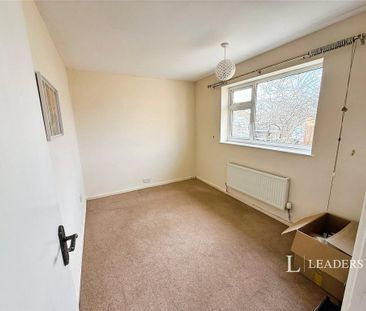 3 bedroom bungalow to rent - Photo 4