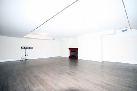 For Lease - 52 Causland Lane, Richmond Hill, Ontario - Photo 4