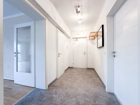 SCHLOSSBERGBLICK - Helle 3,5-Zimmer-Wohnung mit Blick über Graz in zentraler Lage - Foto 3