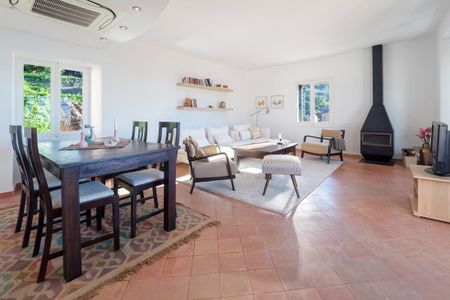 7 Plaça Constitució, Estellencs, Balearic Islands 07192 - Photo 3