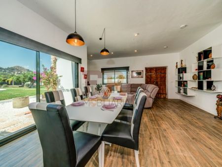 5 bedroom luxury Villa for rent in Javea, Spain - Photo 2