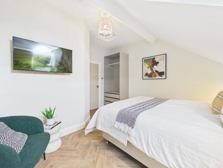 Room 7 The Ashley Collection, Ashley Avenue, Belfast, BT9 7BT - Photo 3