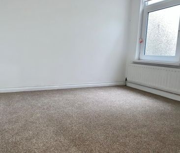 23 Ellis Street, Carrickfergus, BT38 8AY - Photo 4