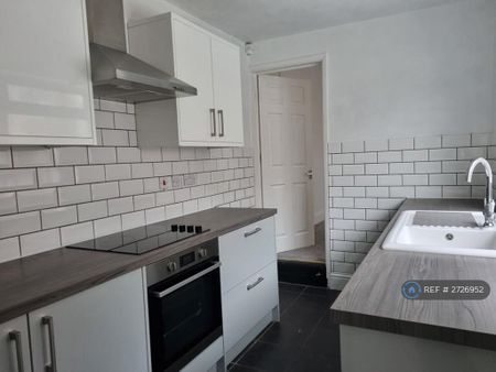 2 bedroom terraced house to rent - Photo 5