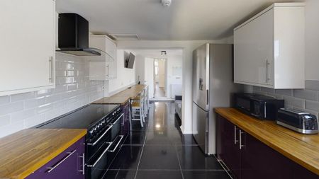 Double room with en-suite - £650pcm, deposit £650 in shared house : £600 per month - Photo 5