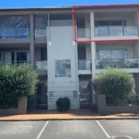 Modern Apartment in the Heart of Flat Bush - Photo 1