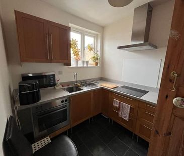 1 bedroom in a house share to rent - Photo 4