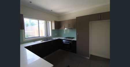 SPACIOUS 2 BEDROOM DUPLEX - Photo 5