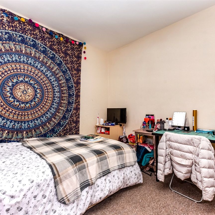 5 bedroom semi-detached house to rent - Photo 1