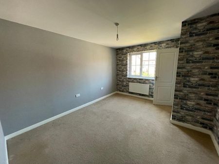 4 Bedroom Detached House To Rent - Photo 2