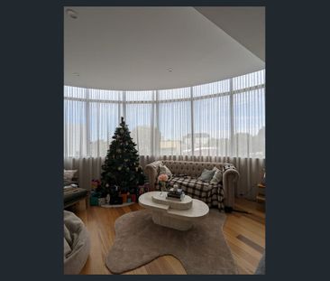 Low Maintenance Luxury - Photo 2