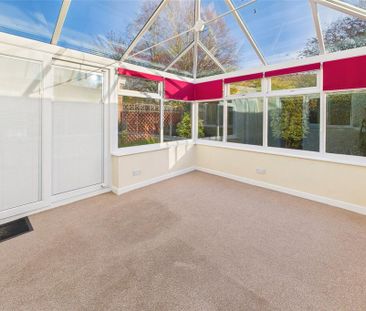 2 bedroom bungalow to rent - Photo 1