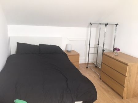 10 Bed Terraced House, Halkyn Avenue, L17 - Photo 3