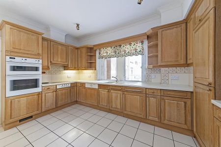 4 bedroom flat to rent - Photo 4