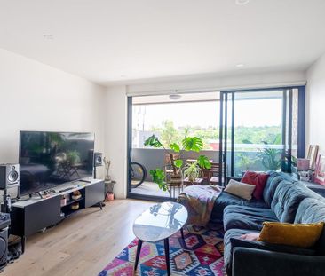 Vibrant Hawthorn East Lifestyle - Photo 2